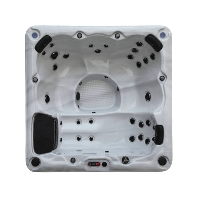 Winnipeg UV 35-Jet 5-6 Person Hot Tub